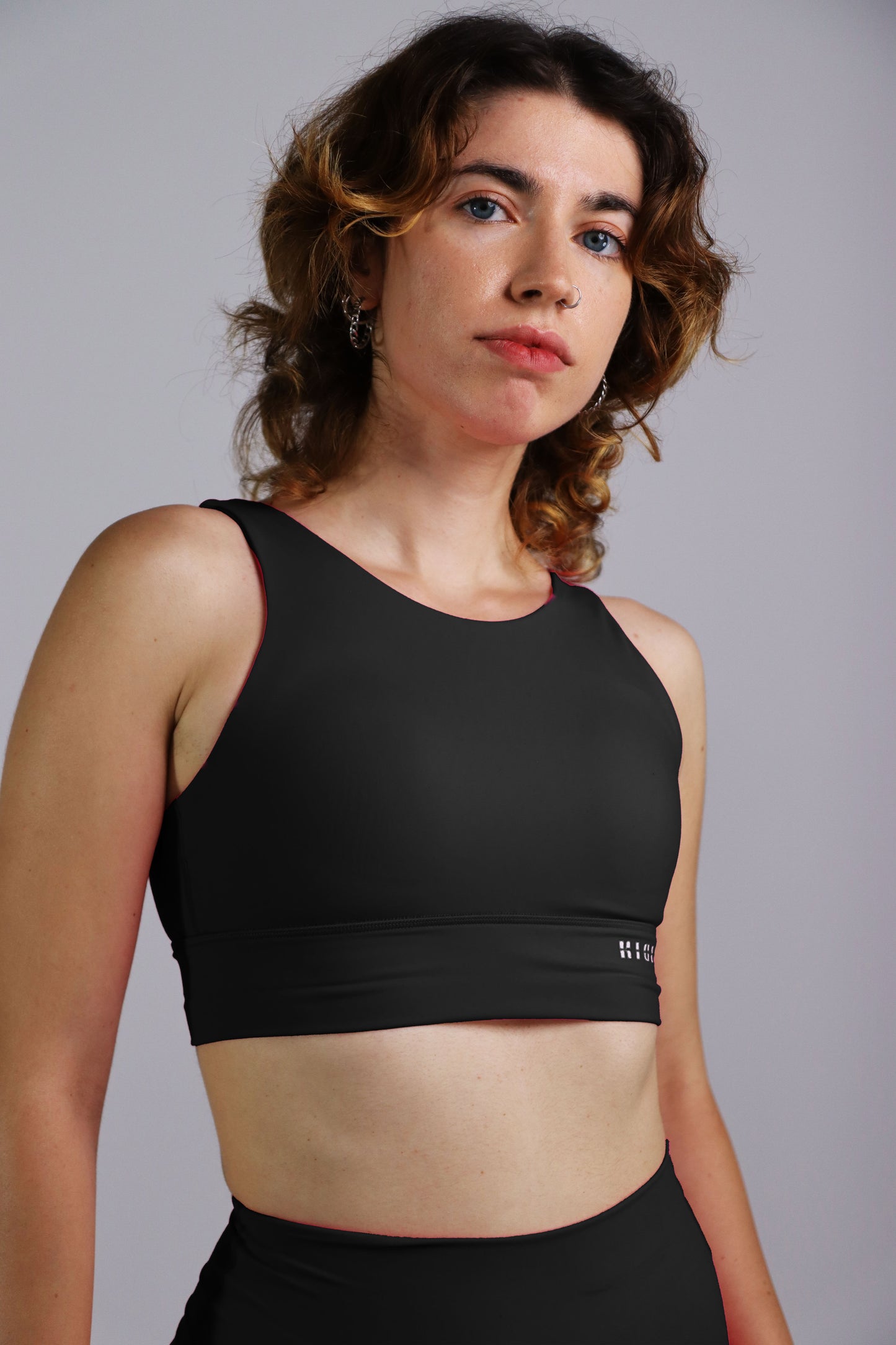 KIGE High Neck Sports Bra